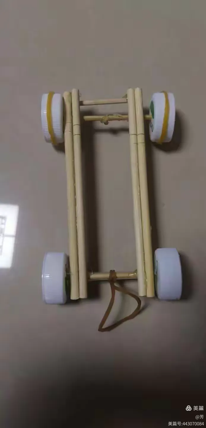 橡皮筋动力小车